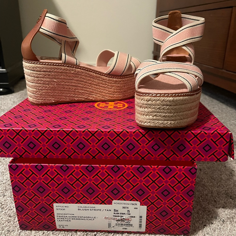Tory Burch platform sandals size 7.5 new with tags.
